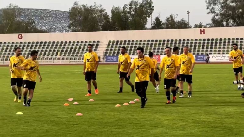 گرم کردن اعضای تیم ستارگان رسانه پیش از دیدار رده بندی