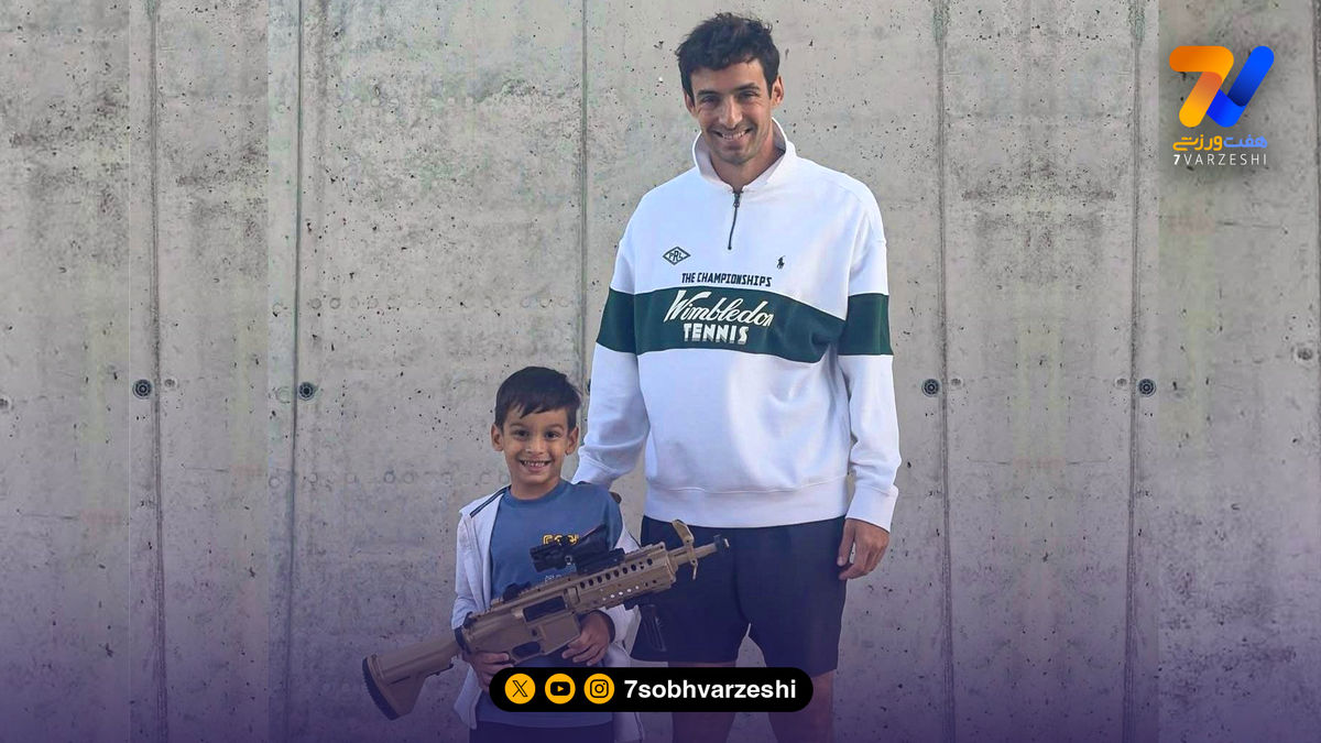 مدافع محبوب پرسپولیسی‌ها در کنار فرزندش+عکس