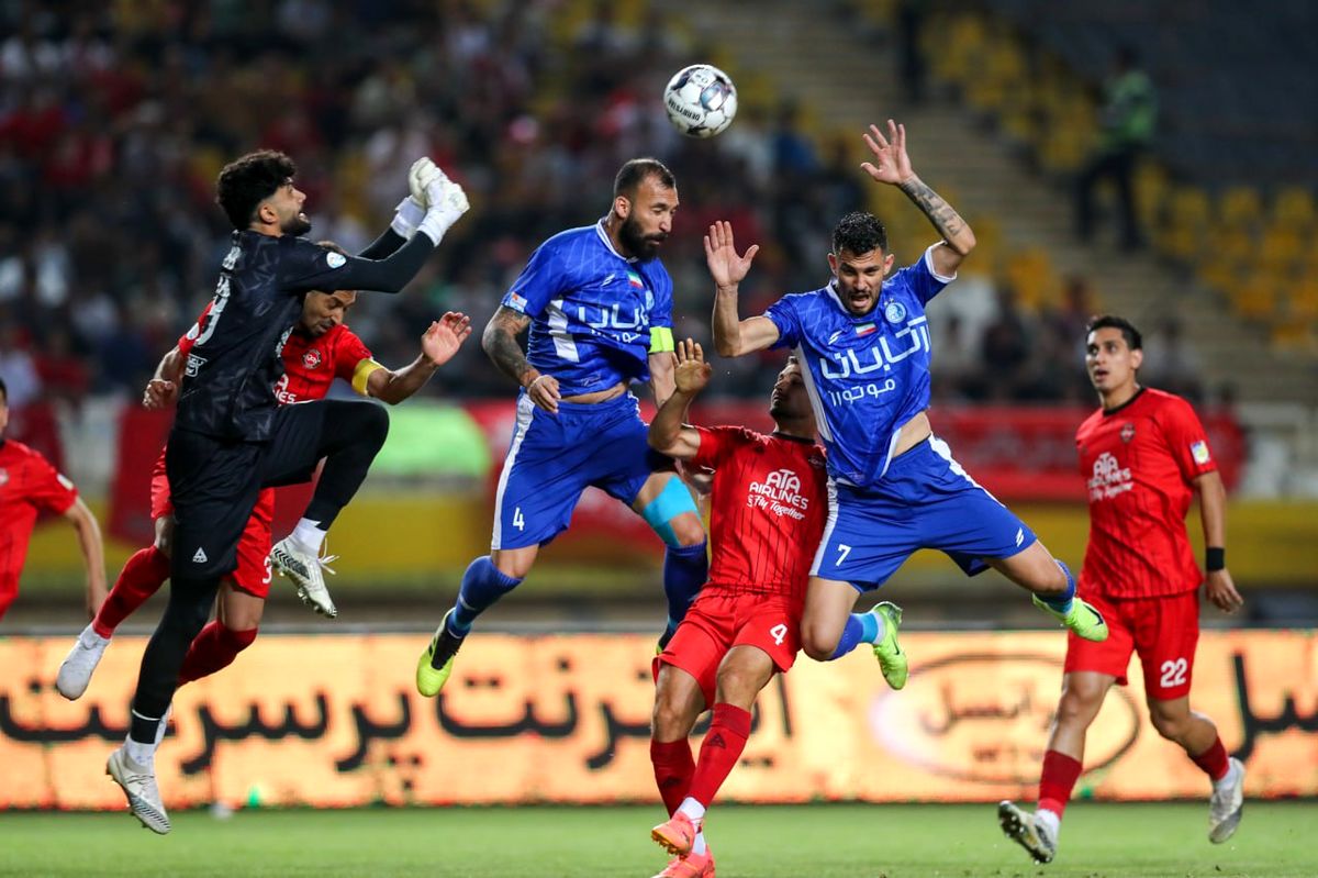 چرا گروه سپاهان آسان تر از گروه استقلال است؟