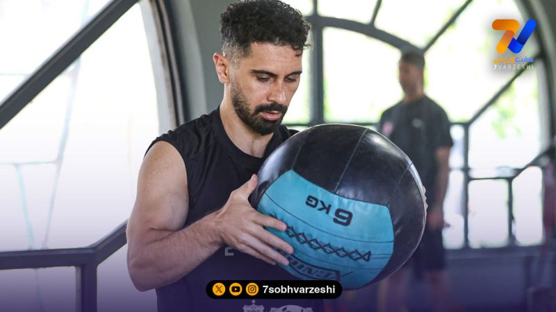 تمرین شاگردان هاشمیان در سالن وزنه