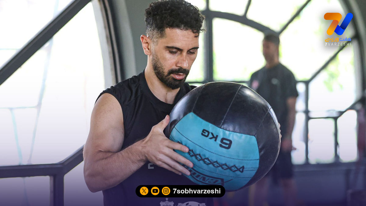 تمرین شاگردان هاشمیان در سالن وزنه