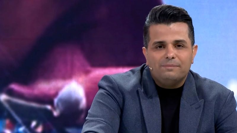 خداحافظی مجری ورزشی شبکه سه روی آنتن زنده