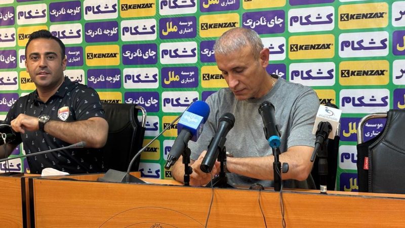 گل‌محمدی: فولاد به‌خاطر مشکلات مالی نتوانست بازیکن خارجی بگیرد!