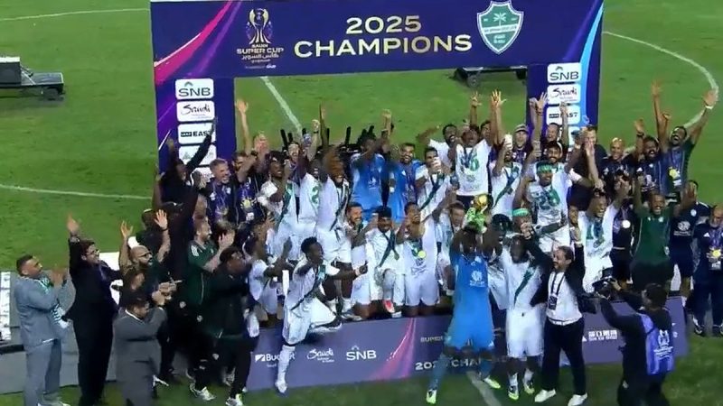 مراسم اهدا مدال و جام قهرمانی سوپرکاپ عربستان به الاهلی