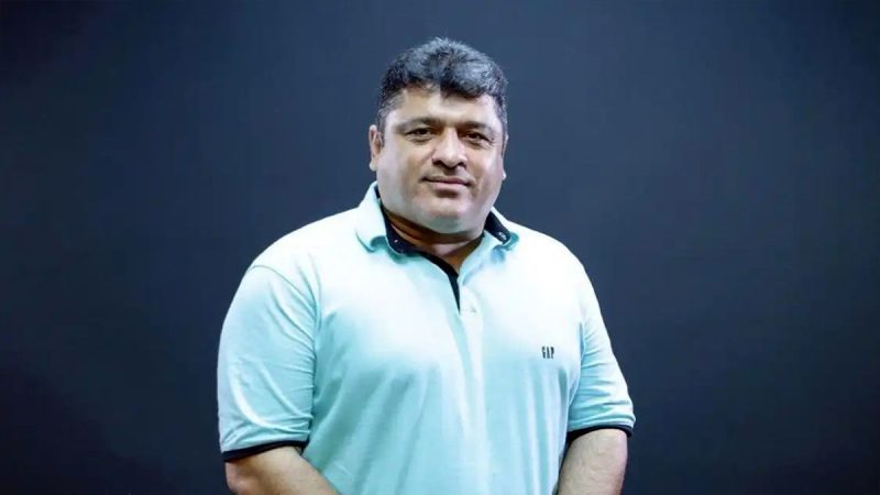 داداش‌زاده:‌ آقای درویش با اسم بازیکن ما هواداران را بازی داد