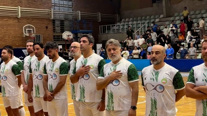 پخش سرود ملی ایران پیش از دیدار فوتسال هنرمندان ایران و تاجیکستان