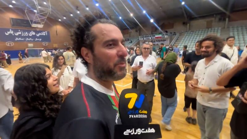 هنرمندان در میان ازدحام شدید سلفی بگیران