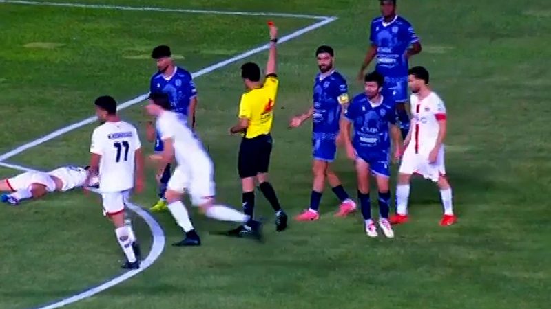 اخراج سیروس صادقیان در دیدار چادرملو و فولاد