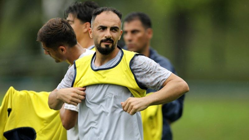 ملی پوش فوتبال ایران: مربی تیم ملی، من را کتک زد!