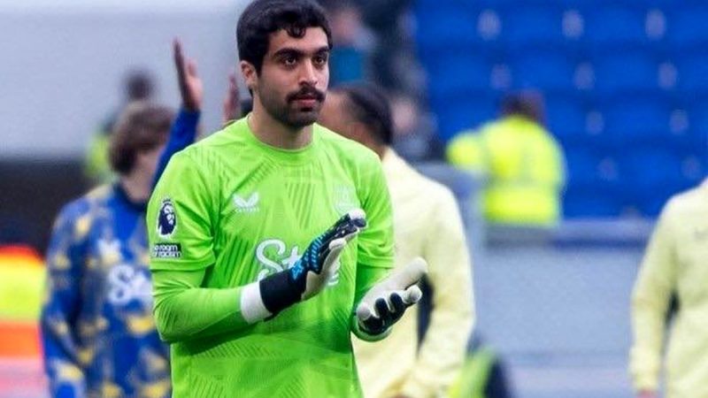 یک جوان اماراتی به اولدترافورد می‌رود