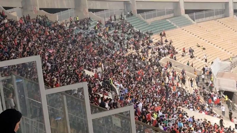 شعار حیا کن رها کن پرسپولیسی ها برای هاشمیان