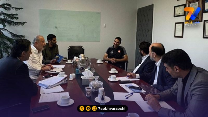 جلسه مهم سرخ‌ها؛ حمایت مدیران از هاشمیان