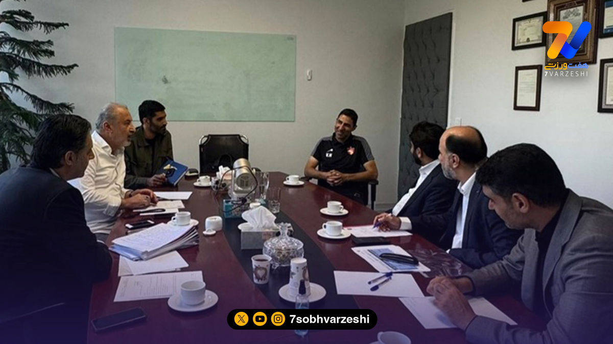 جلسه مهم سرخ‌ها؛ حمایت مدیران از هاشمیان