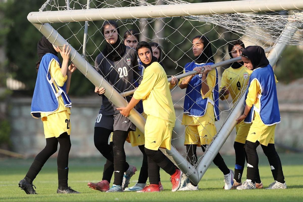 شادی مهینی ۳۱ بازیکن را به تیم ملی نوجوانان فراخواند