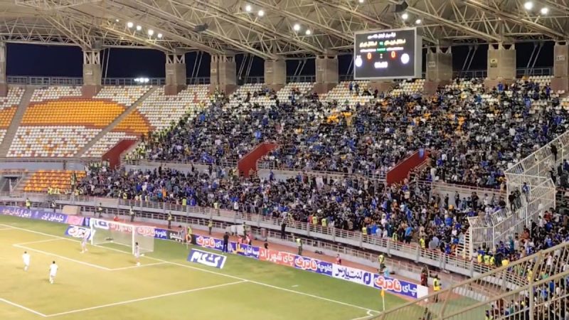 وضعیت عجیب ورزشگاه فولاد آرنا پیش از تقابل استقلال تهران و استقلال خوزستان