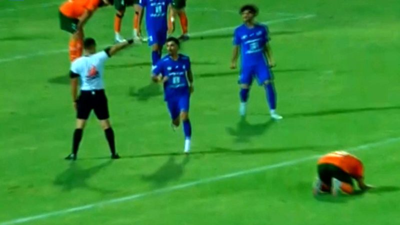 گل اول استقلال خوزستان به مس رفسنجان توسط امیرحسین جلالی‌وند