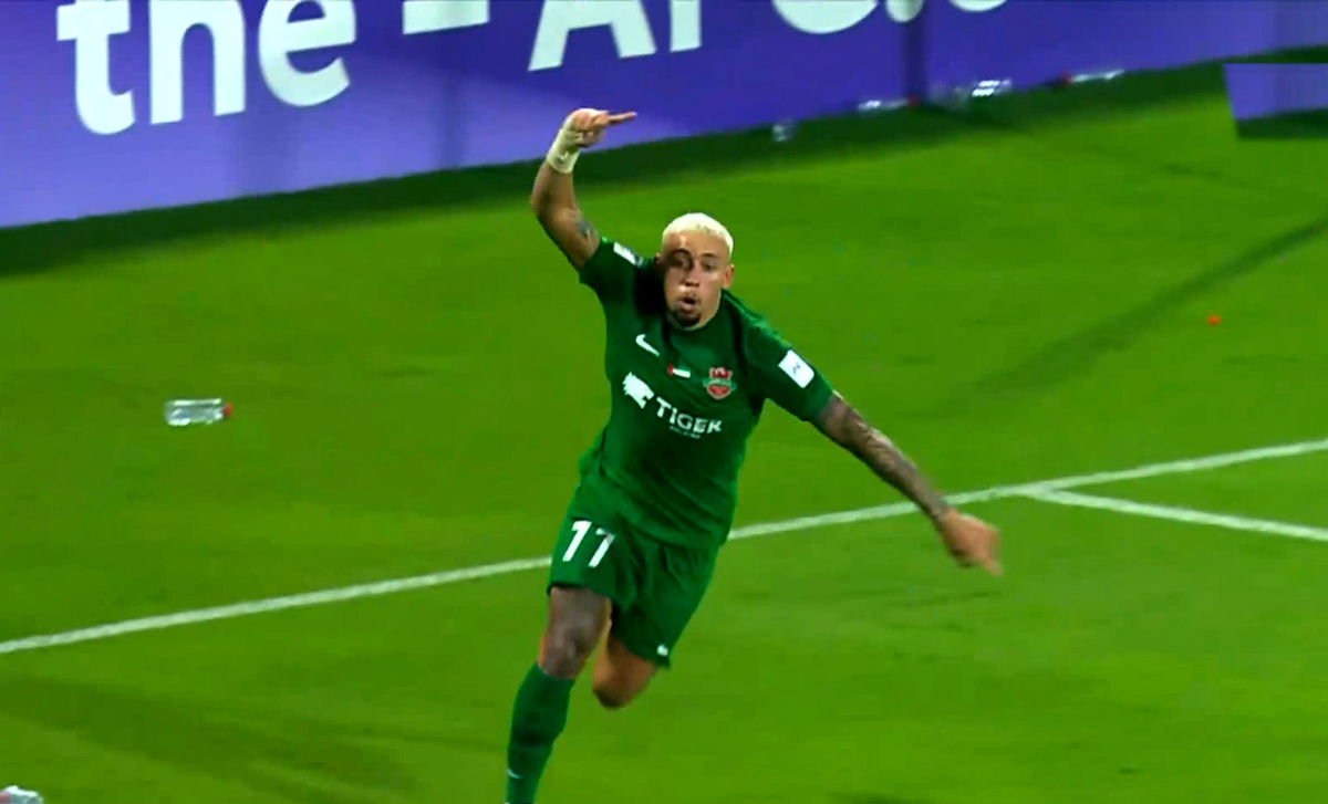 تحقیر اماراتی ها در قطر به سود تراکتور