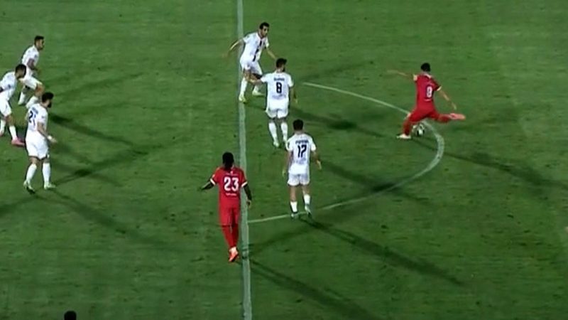 گل اول پرسپولیس به فولاد توسط علی علیپور