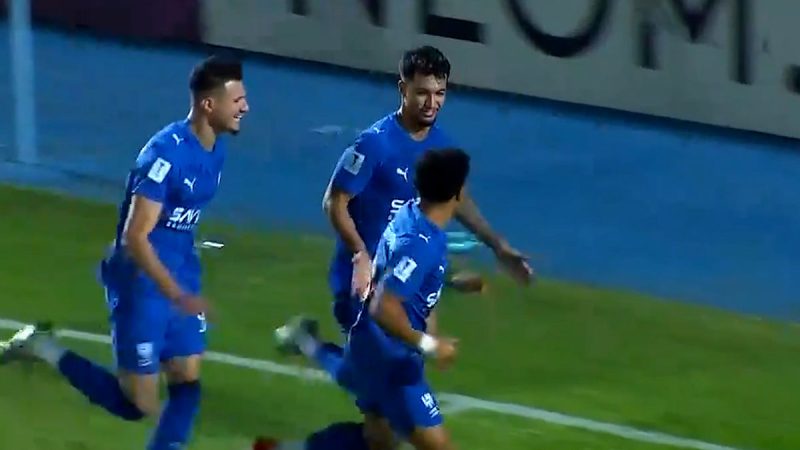 گل سوم الهلال به نسف قارشی توسط مارکوس لئوناردو