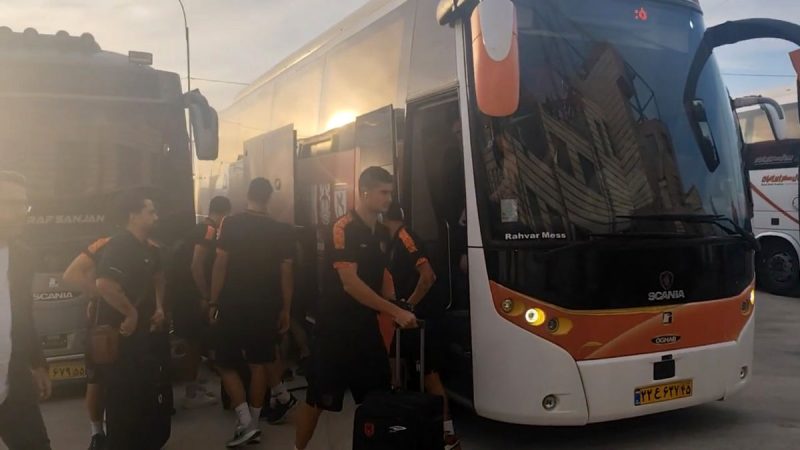 کاروان مس رفسنجان وارد ورزشگاه شد