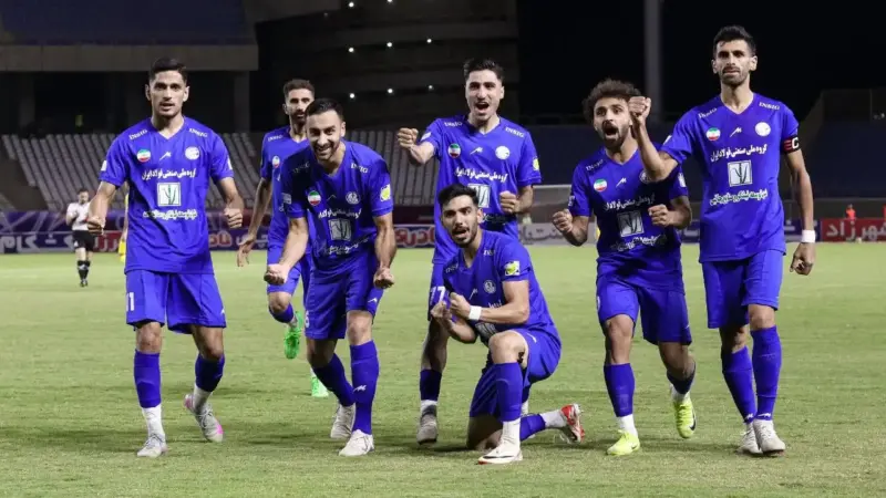 استقلالی ها اعتصاب خود را شکستند!