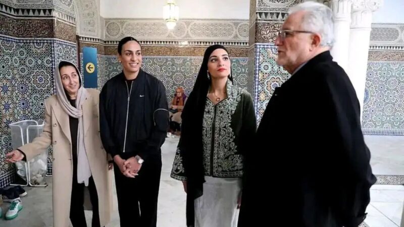 تجلیل تاریخی از ایمان خلیف در قلب پاریس