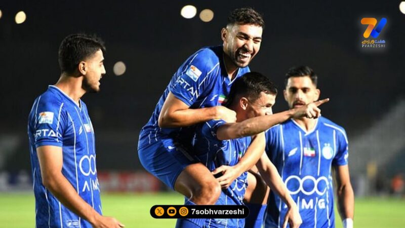 فن پیج | فیلم شادی ایسلندی بازیکنان استقلال با هواداران پرشور تیم