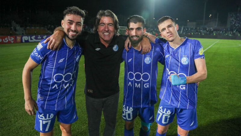 منصوریان: آسانی و منیر هر چقدر می‌گیرند نوش جانشان!