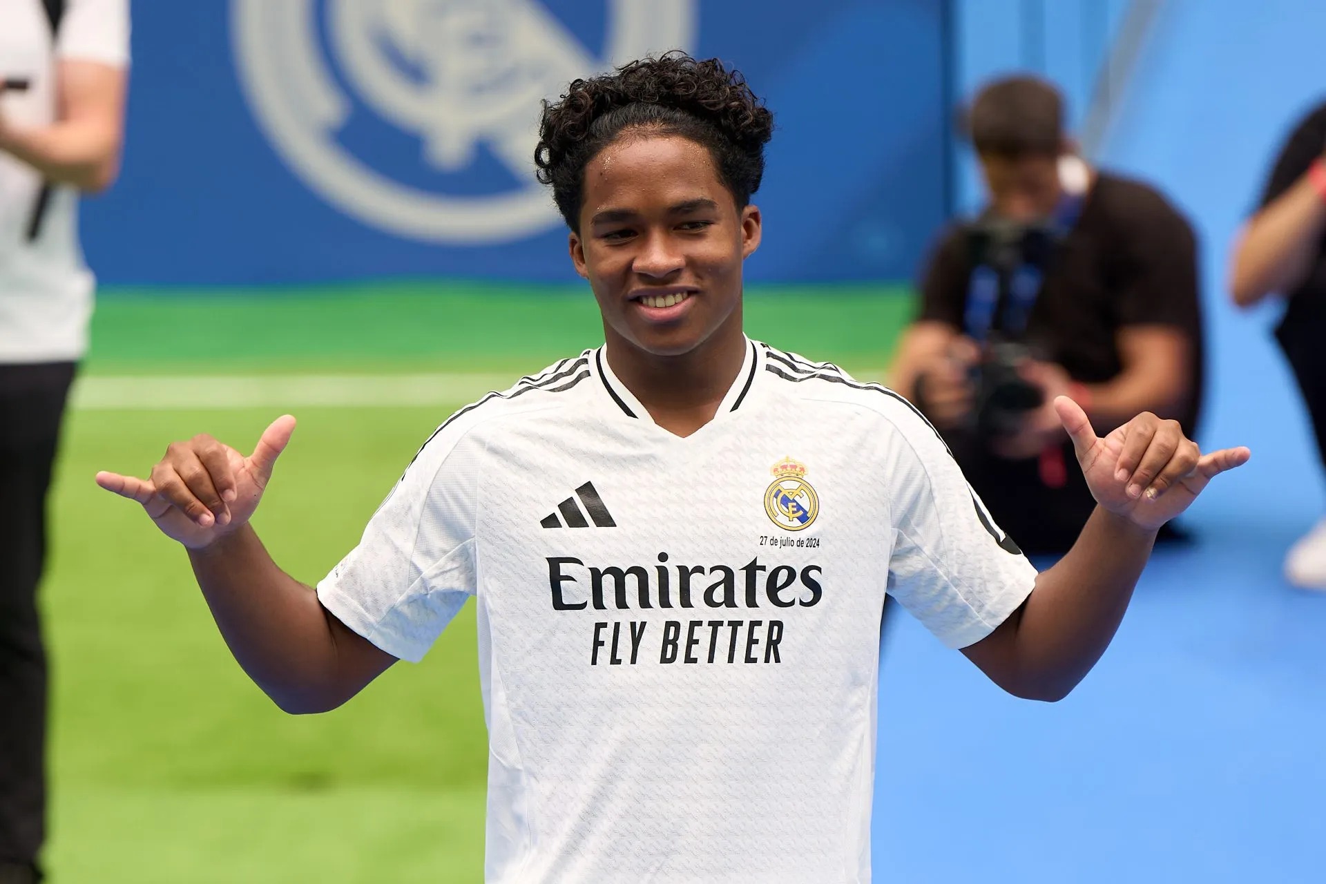 real-madrid-unveils-new-signing-endrick-felipe-4-scaled_11zon