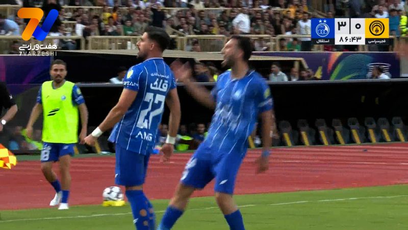 گل سوم استقلال به فجر سپاسی توسط حسین گودرزی