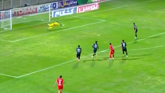 سیو نیازمند روی شوت دیدنی حسین زاده