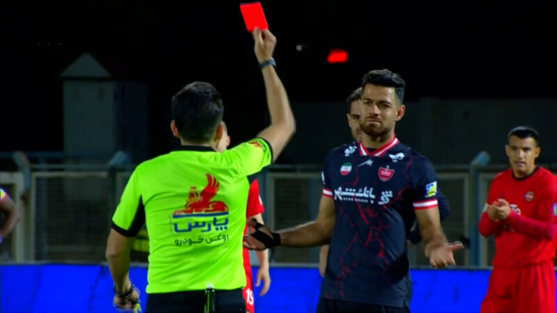 اخراج مستقیم پورعلی گنجی برابر تراکتور