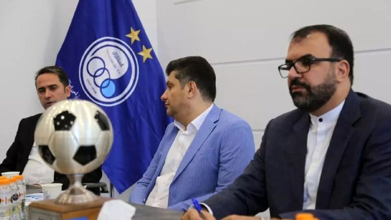 خطیر: آقای سمیعی شما همان کودتا کردید باعث بدبختی استقلال شد بس است!