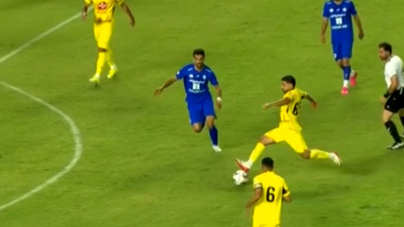 گل اول فجرسپاسی به استقلال خوزستان توسط محمود مطلق زاده