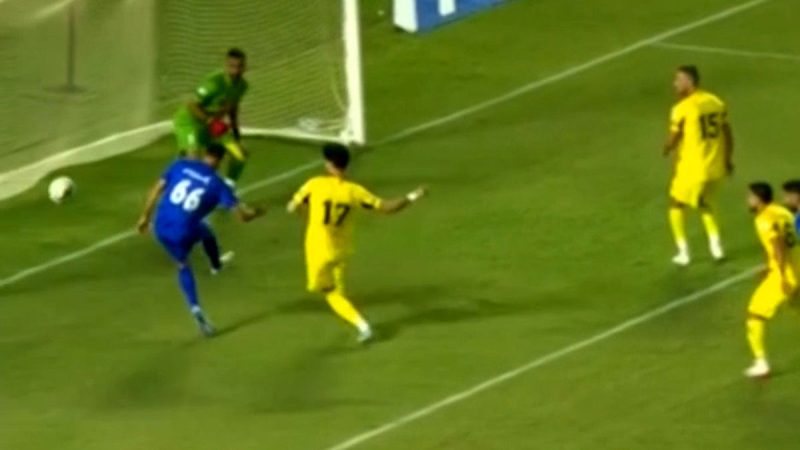 گل اول استقلال خوزستان به فجرسپاسی توسط محمدرضا مهدی زاده