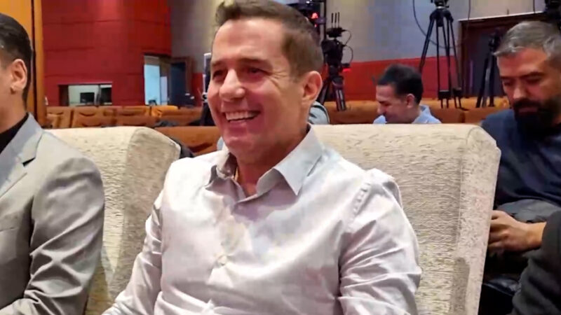 شوخی اوسمار با عکاسان پرتعداد مراسم معارفه!