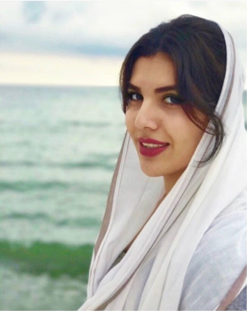 نگین شیرتری