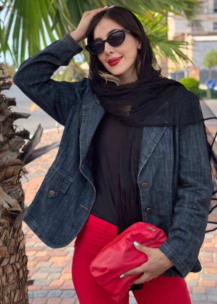 نیلوفر فشخورانی