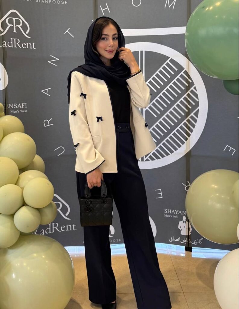 نیلوفر فشخورانی