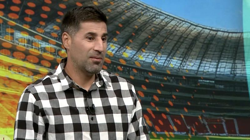 بیک‌زاده: چه معنی دارد بازیکن بعد از یک سال در استقلال بازوبند می‌بندد؟