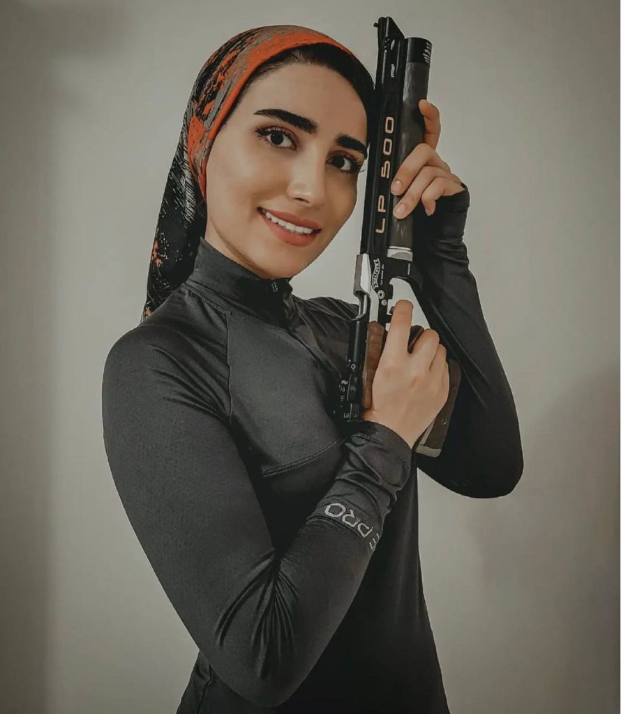 هانیه رستمیان