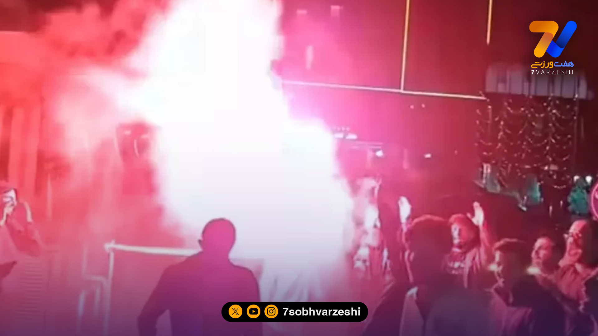 حرکت عجیب هواداران تراکتور؛ تجمع شبانه مقابل هتل پرسپولیسی ها!