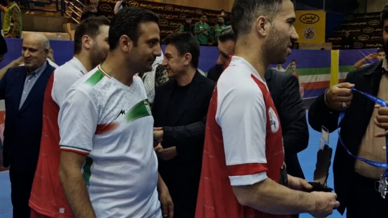 اهدا جام مقام دو به پرسپولیس در یادبود شهدای جنگ دوازده روزه