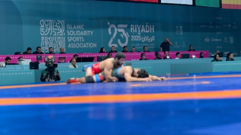 ناراحتی کامران از مدال برنز؛ قاسمپور حرص حریف آذربایجانی را سر کشتی گیر تاجیک خالی کرد! 