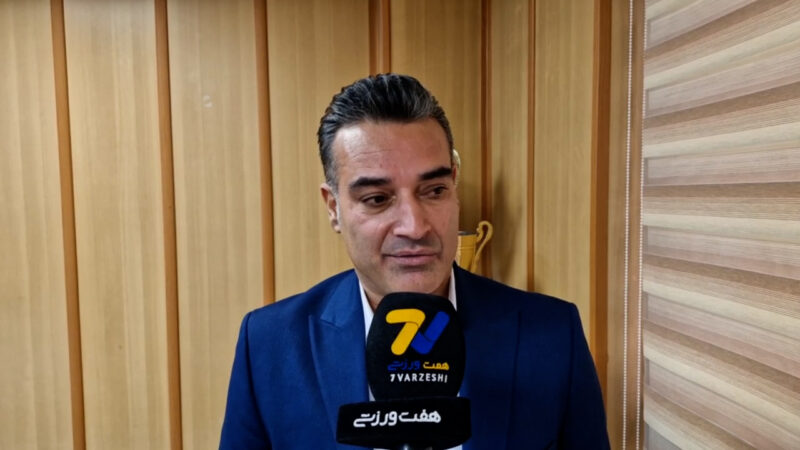 علی نظرمحمدی: ملوان و پادیاب به داوری بازی با استقلال معترض شدند؛ داور VAR نباید اشتباه کند!