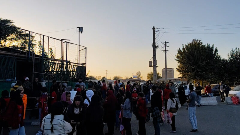 پرسپولیسی ها پشت درهای بسته ورزشگاه شهر قدس ماندند!