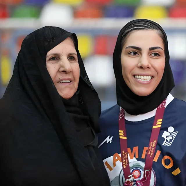 فرزانه توسلی