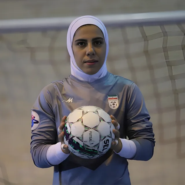 فرزانه توسلی