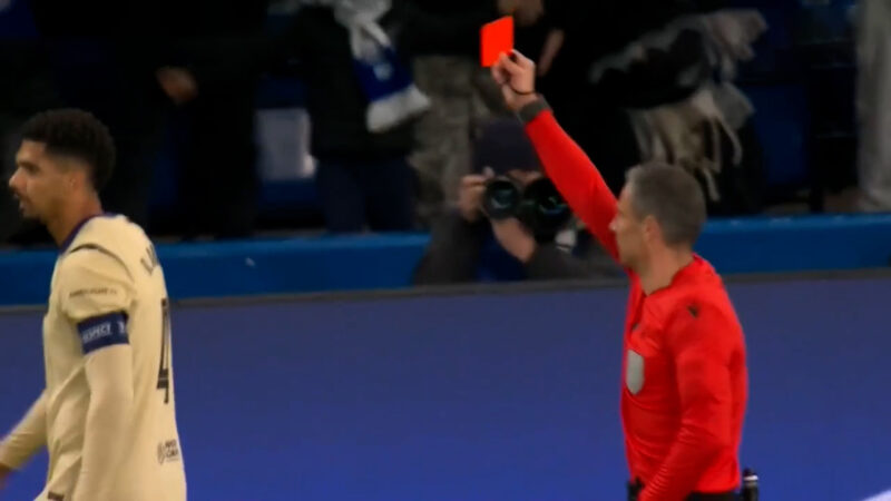 اخراج آرائوخو مقابل چلسی و ده نفره شدن بارسلونا