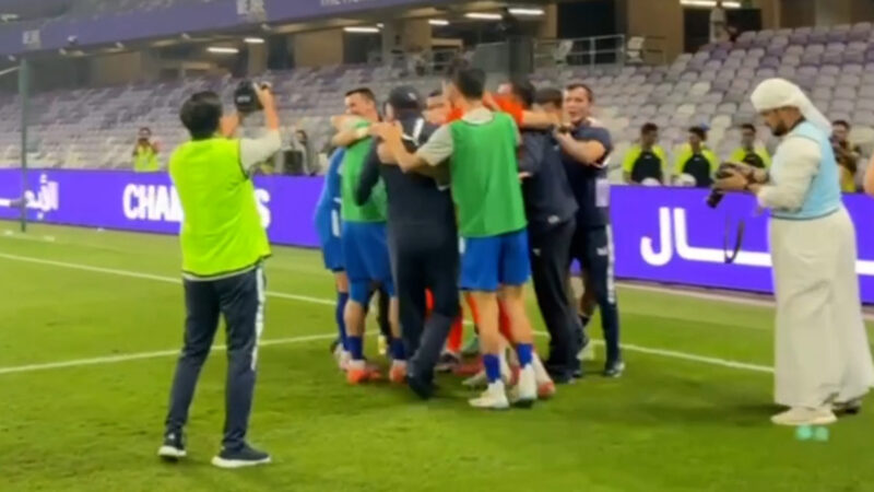 خوشحالی ازبک ها پس از پیروزی مقابل ایران در ضربات پنالتی